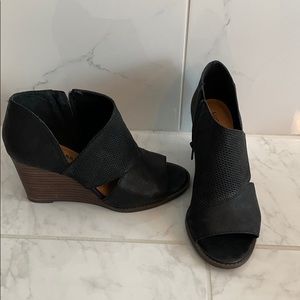 Lucky brand black open toe wedge shoe